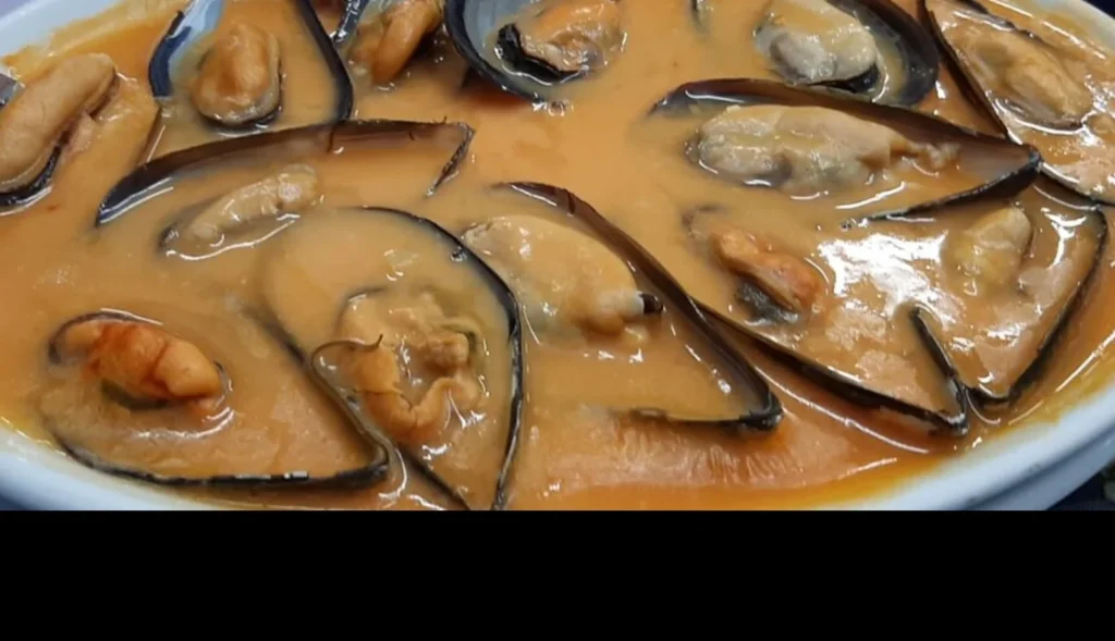 El mar trae sus mejores joyas con estos mejillones en salsa 3 Mejillones en Salsa