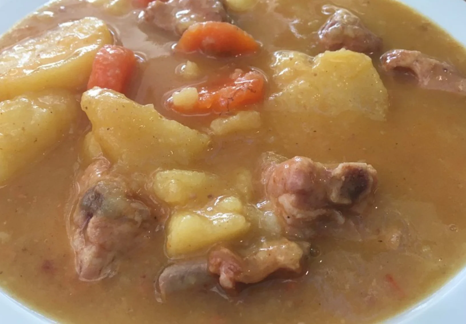 Patatas con costilla