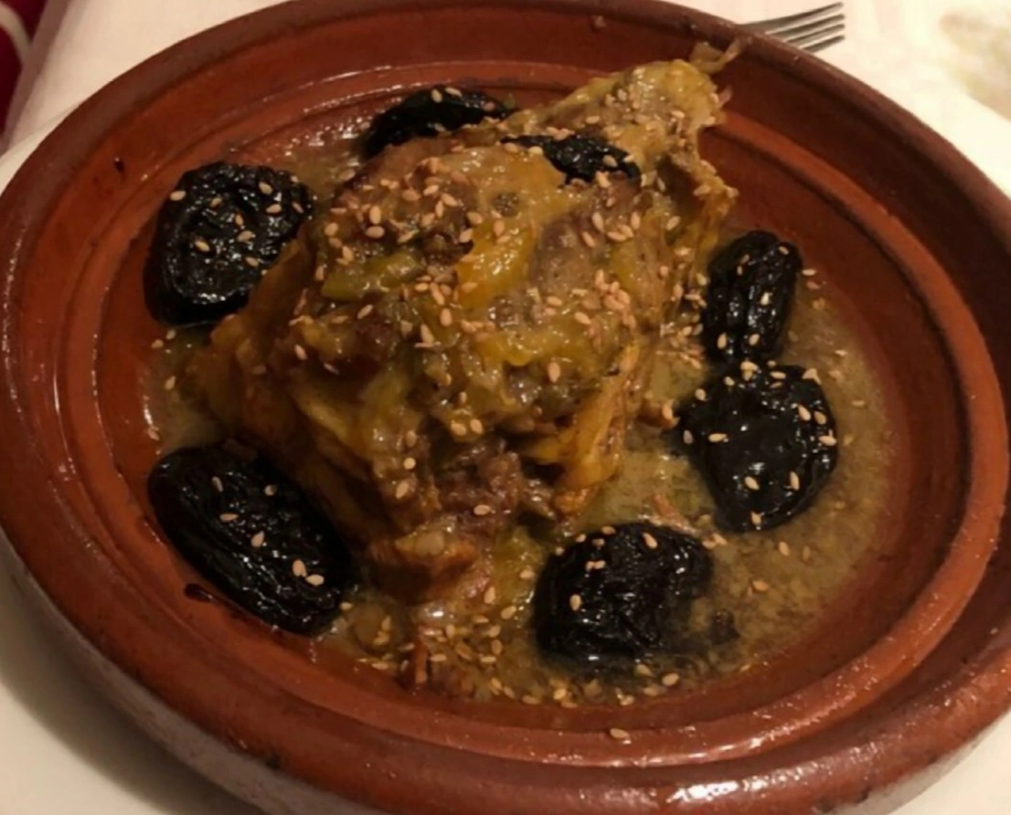 tajine de cordero con ciruelas