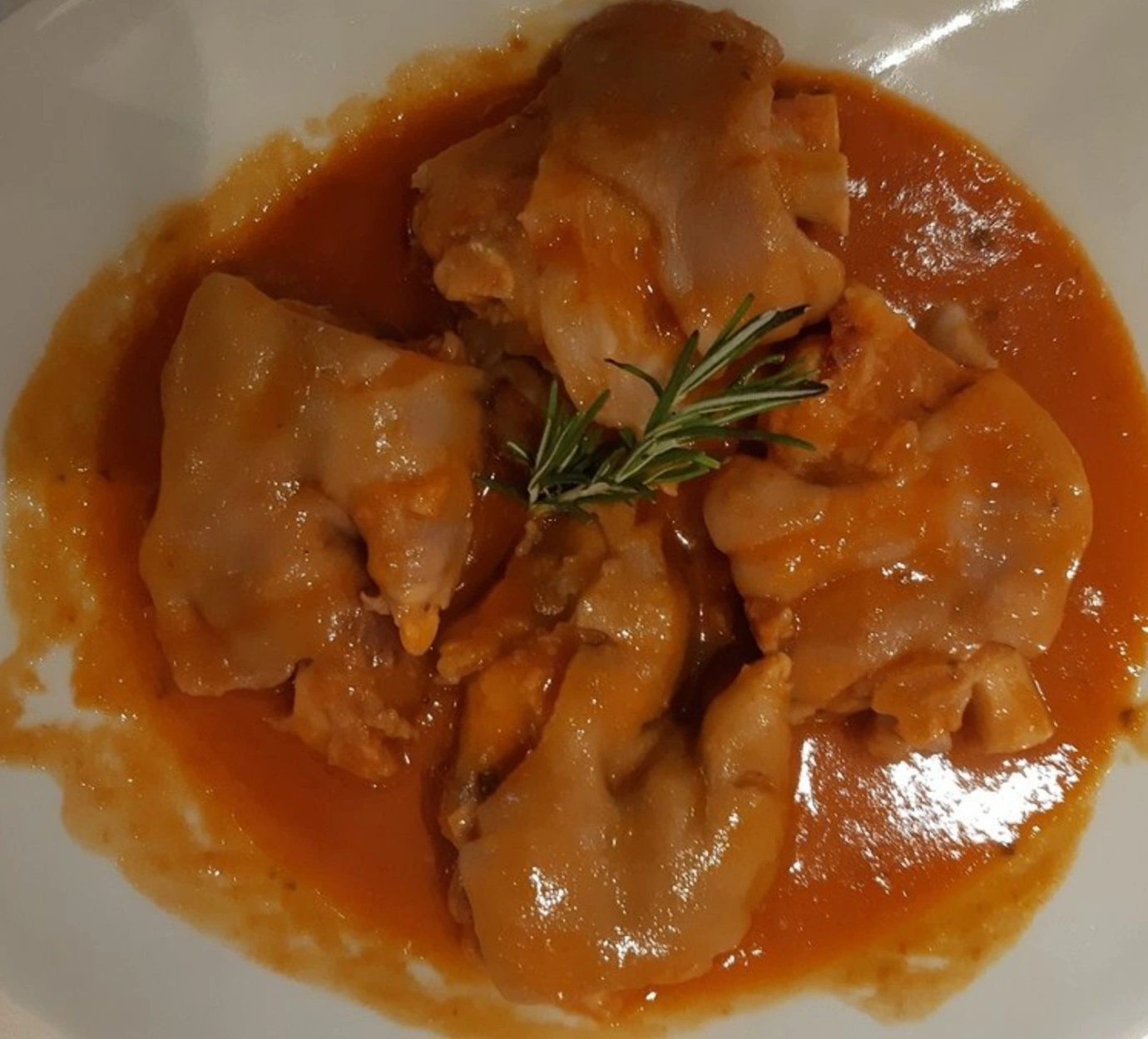 Manitas de Cerdo en Salsa