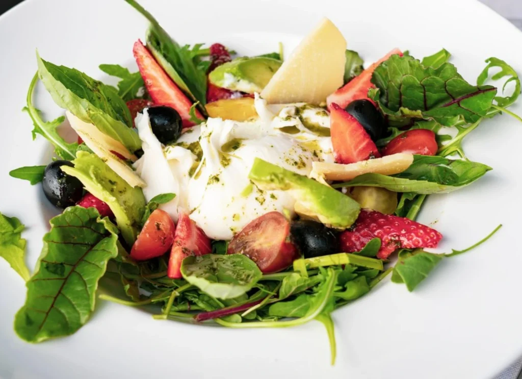 Ensalada de Brotes y Fresas